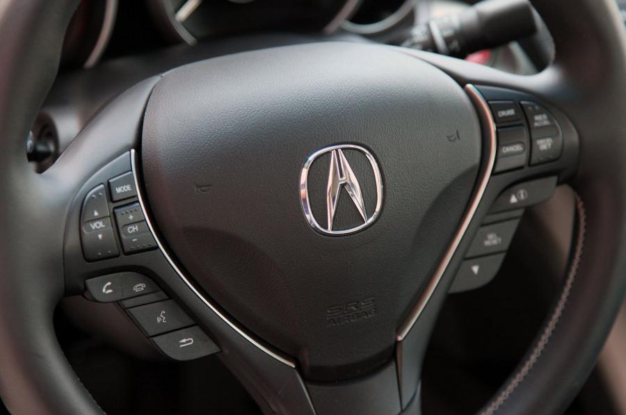 Детали интерьера Acura TL SH-AWD 2011 года  (фото 55 из 101)